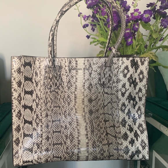 Handbag - Picture 1 of 1